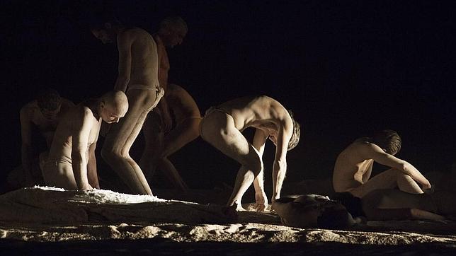 «Tristán e Isolda» de Wagner en la mirada original del director Stefano Poda, montaje que abrió el Maggio Musicale Fiorentino en 2014