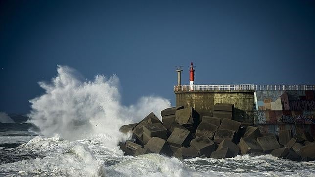 La borrasca atlántica dejará rachas de viento de hasta 120 km/h