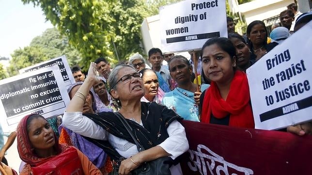 Portestas de activistas frente a la embajada de Arabia Saudía en Nueva Delhi.