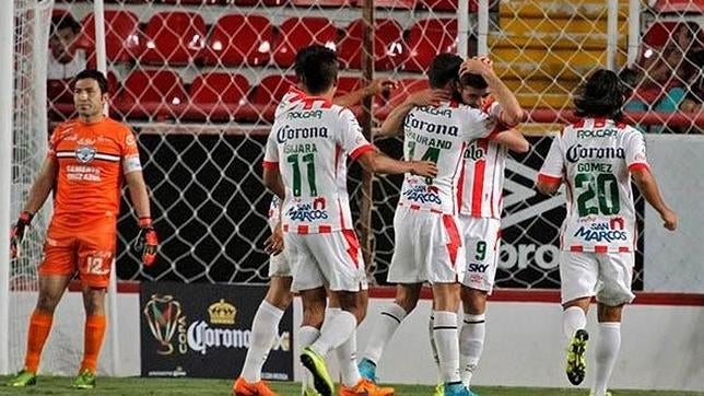El portero del Zacapetec, Enrique Caso, no se puede creer su fallo