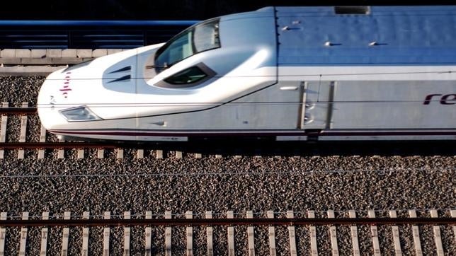 Se han visto afectados hasta un veintena de trenes y unos 7.000 usuarios. El servicio poco a poco se va restableciendo
