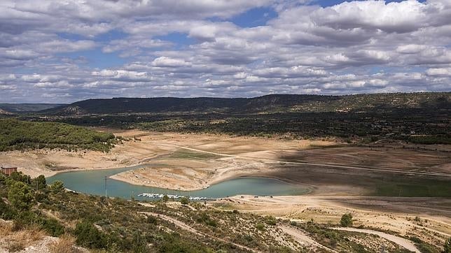 Embalse de Entrepeñas, a su paso por Sacedón (Guadalajara), el pasado agosto