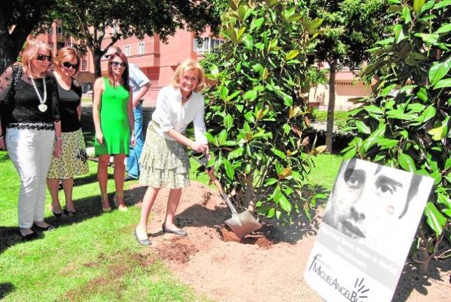 Un magnolio en recuerdo de Miguel Ángel Blanco