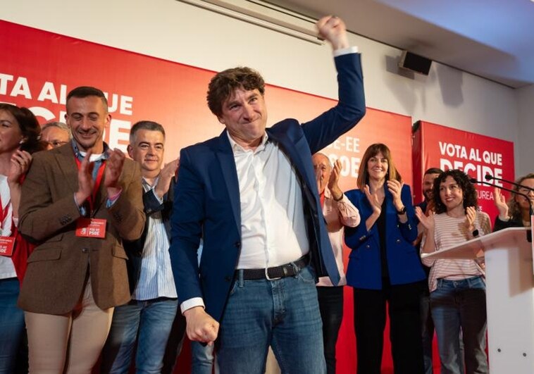 El PSOE respira al mejorar dos escaños y poder reeditar gobierno con el PNV