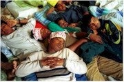 Más de 400 inmigrantes hacen huelga de hambre en la iglesia del Pi (Barcelona)