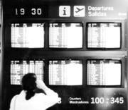 Los paneles de Barajas registrarán 2.196 operaciones entre hoy y mañana. ABC