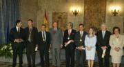 El Rey junto a la ministra de Sanidad, Ana Pastor; el presidente de la Generalitat, Francisco Camps; la alcaldesa de Valencia, Rita Barberá, y los premiados.ISRAEL GARCÍA