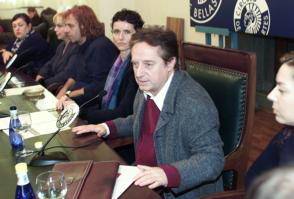 Manuel Galiana, ayer, junto aNieves Gámez, directora del espectáculo. SIGEFREDO
