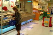 EFE La huelga de transportes en Galicia ha dejado los mercados, como este de orense, prácticamente desabastecidos