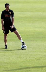 EFE Emery sigue dirigiendo los entrenamientos de pretemporada