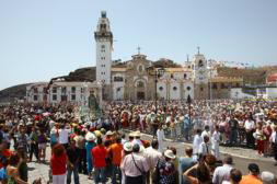 Una multitud en el día grande de Candelaria