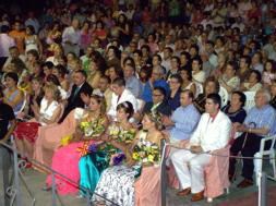 Pregón y coronación de las reinas en La Villa