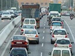 Las comunidades que celebran el lunes de Pascua sufren los principales problemas de tráfico./ EP