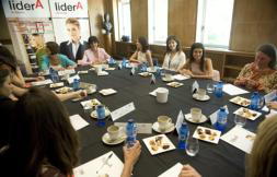 Mujeres al borde del liderazgo