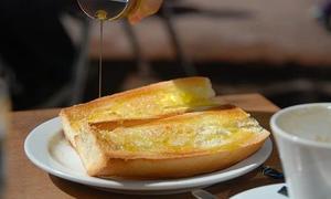 Café y pan con aceite: el desayuno de los españoles