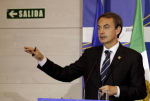 EFE Zapatero, durante la rueda de prensa que ofreció ayer tras la cumbre UE-México en Comillas
