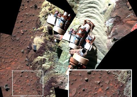 El rover atrapado en Marte halla evidencias de agua filtrada bajo sus ruedas