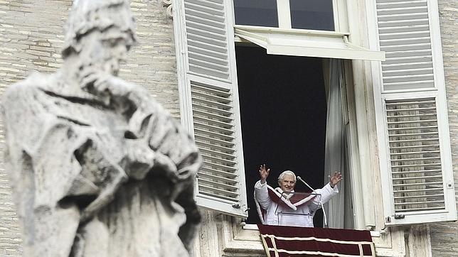 Benedicto XVI afirma que el purgatorio no es un «lugar» sino un «fuego interior»