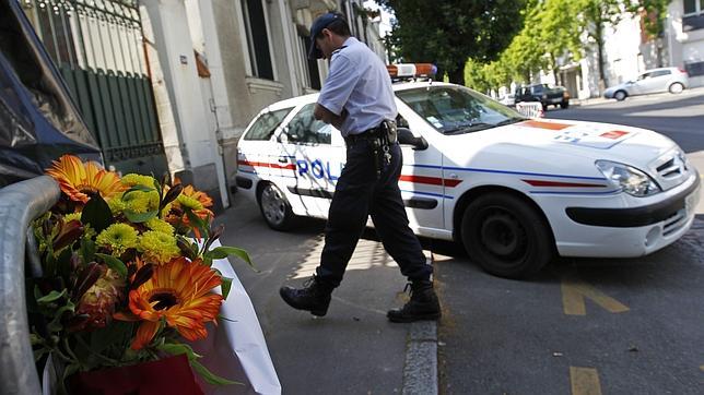 Orden de búsqueda internacional contra el padre de la familia asesinada en Nantes
