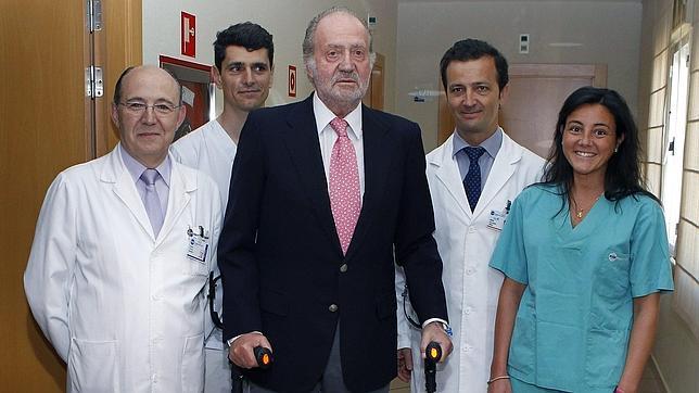El Rey recibe el alta hospitalaria para seguir con la rehabilitación
