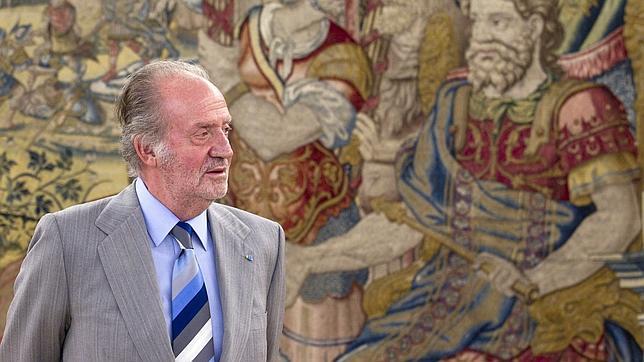 Zarzuela pide disculpas y retira la propuesta de negar la entrada de los redactores a las audiencias