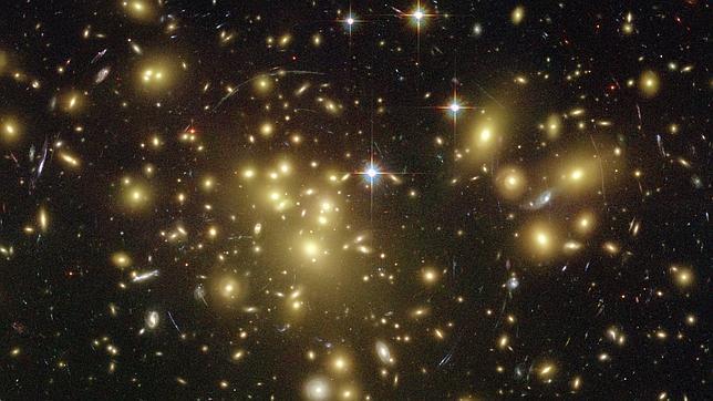 La luz sale al rescate de Einstein