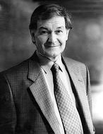 El físico Roger Penrose pone en duda que los neutrinos viajen más rápido que la luz