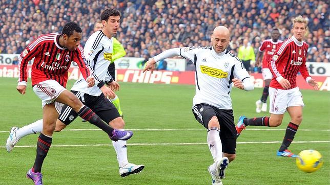 El Milan recupera el liderato ante el colista
