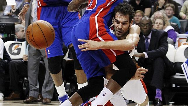 Los Raptors ganan el duelo de la tabla baja