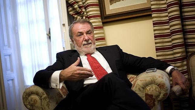 Mayor Oreja: «Los sindicatos han perdido el norte al convocar manifestaciones el 11-M»
