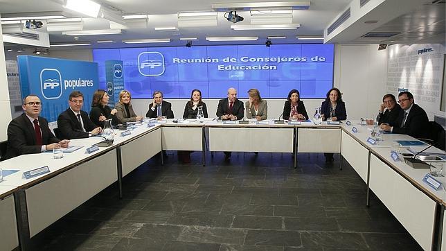 El Consejo Escolar respalda aplazar dos años la reforma de 4.º de ESO del PSOE