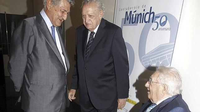 Homenaje del Congreso al «contubernio» que dio los primeros pasos de la transición española