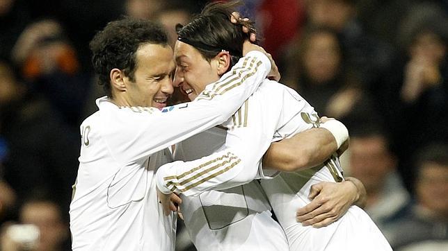 Carvalho negocia con el Sporting de Lisboa