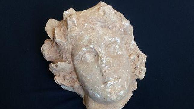 Hallan en Barcelona una cabeza de mármol romana del siglo II