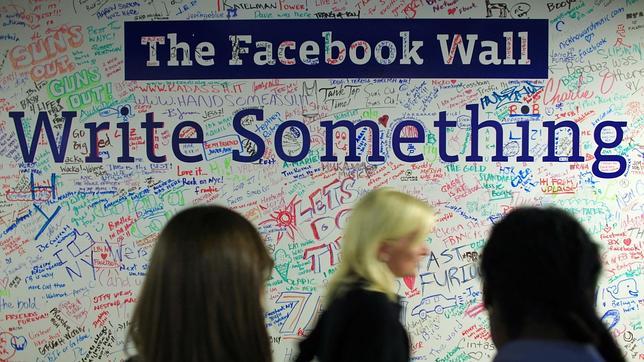 Si estás fuera de Facebook eres «sospechoso»