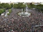 En directo: La Policía desaloja de Neptuno a los manifestantes y comienzan las cargas