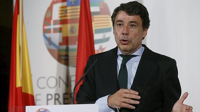 González apoya a Cifuentes: «No se puede estar colapsando permanentemente la ciudad»
