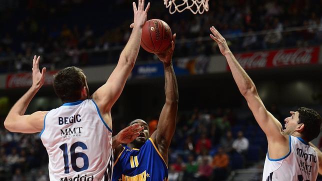 Rudy, Mirotic y Llull lideran una victoria centenaria y decisiva