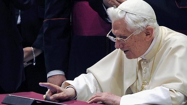 El Papa invita en Twitter a compartir la alegría de María de Nazaret