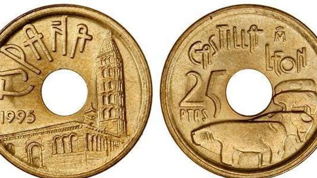25 Pesetas 1995. Se trata de la mítica moneda de «cinco duros» con un agujero en su centro, dedicada cada año a una Comunidad Autónoma. Los coleccionistas pagan por ella unos 100 euros en la actualidad