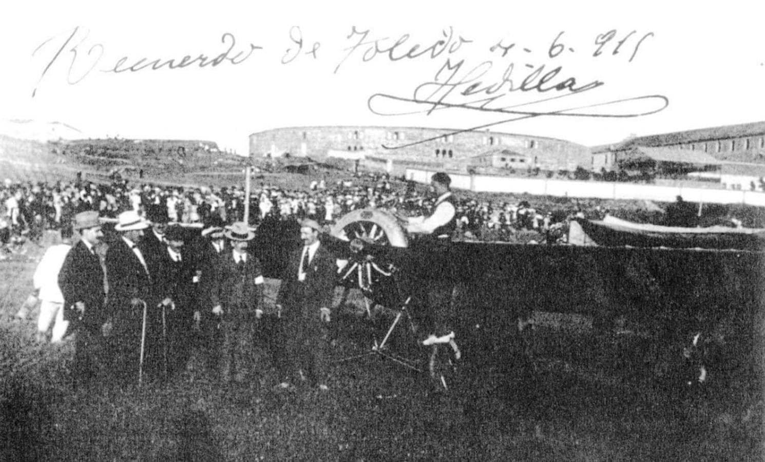 Salvador Hedilla en Toledo el 4 de junio de 1915. Pioneros de la Aviación Española, nº 42