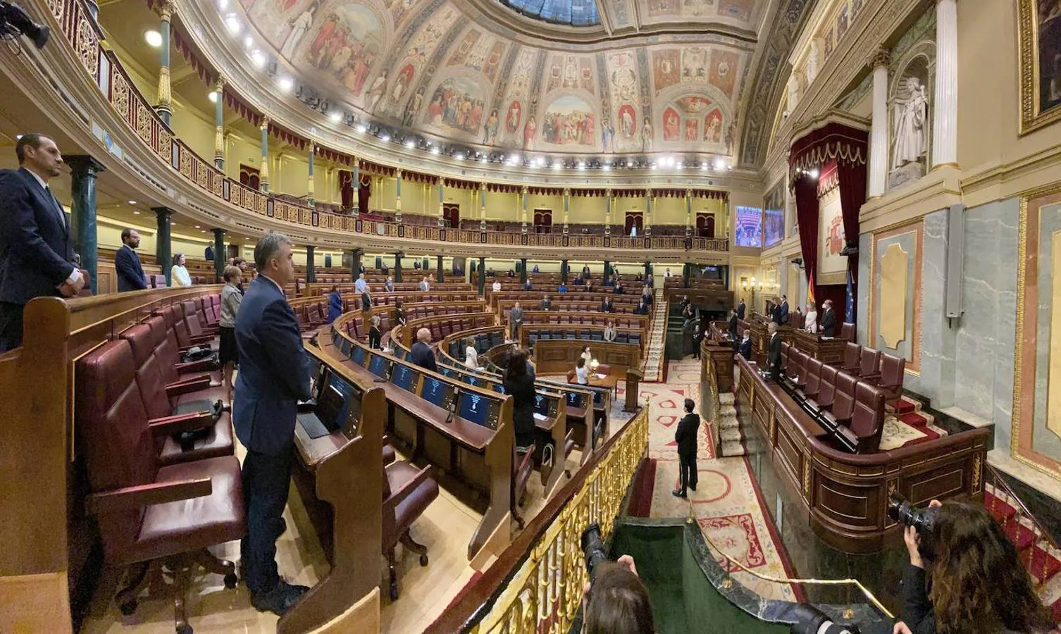 En Imágenes: Así Ha Sido El Minuto De Silencio En Homenaje A Las ...