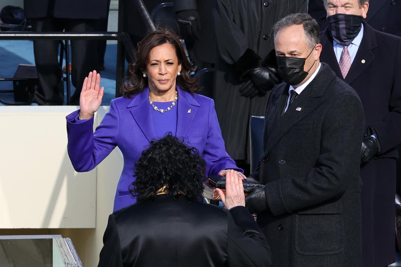 Momento en el que Kamala Harris ha jurado como vicepresidenta