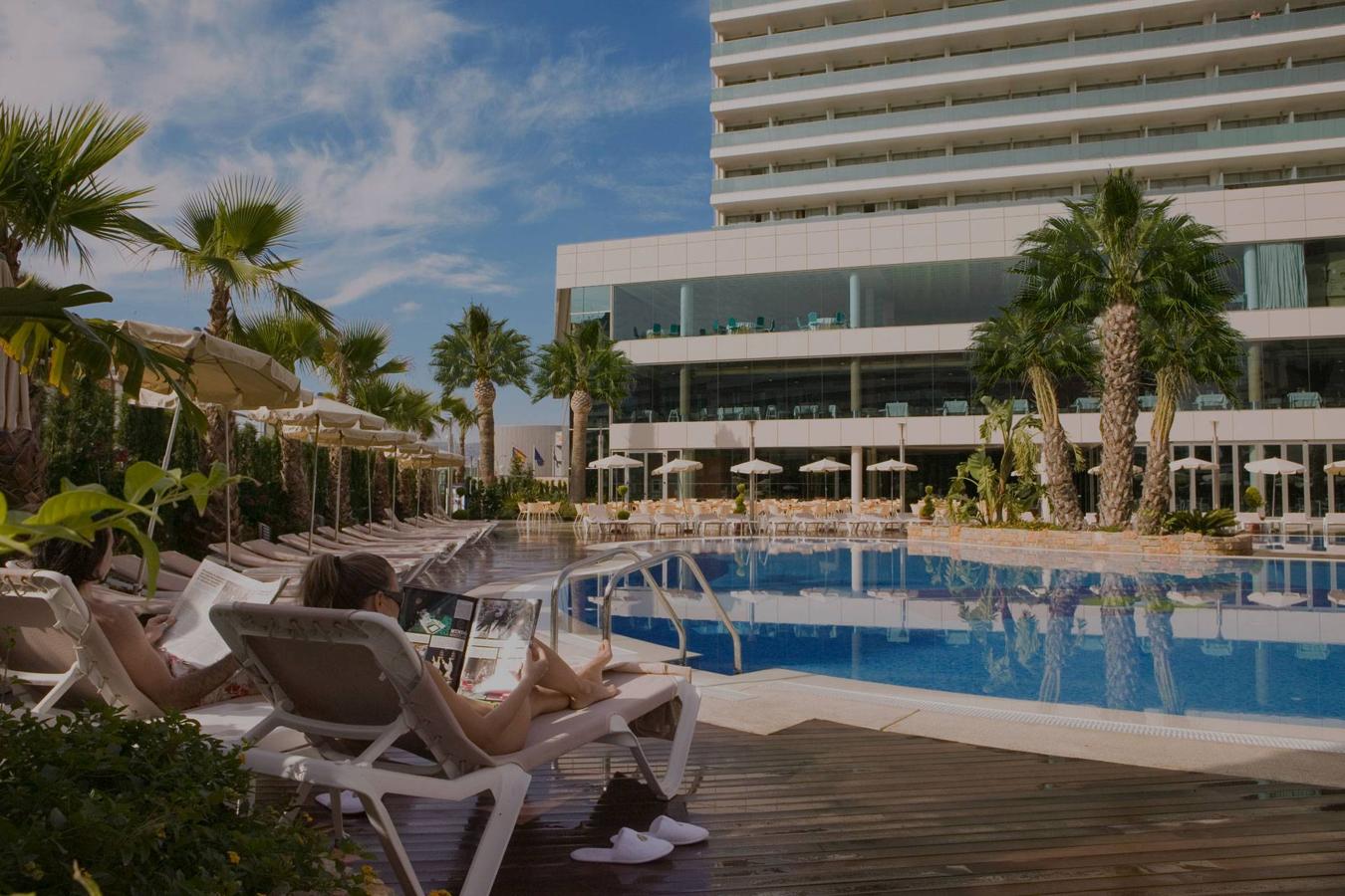 Mejor Hotel de playa de España 2021 y Mejor Resort Familiar de España 2021: AR Diamante Beach Spa Hotel 