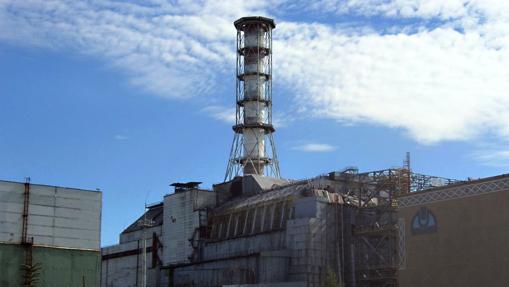 La planta de Chernóbil en 2006, protegida con un sarcófago