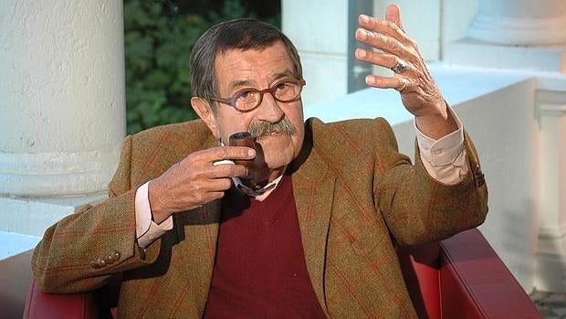 El escritor alemán Günter Grass