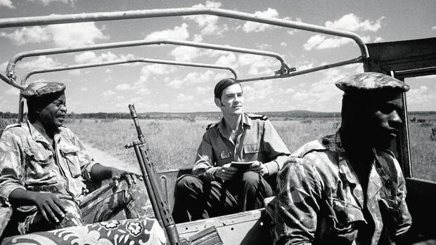La película narra las vivencias de Lobo Antunes (interpretado por Miguel Nunes) en la guerra de Angola