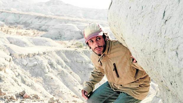 Gael García Bernal en una escena de «Desierto»