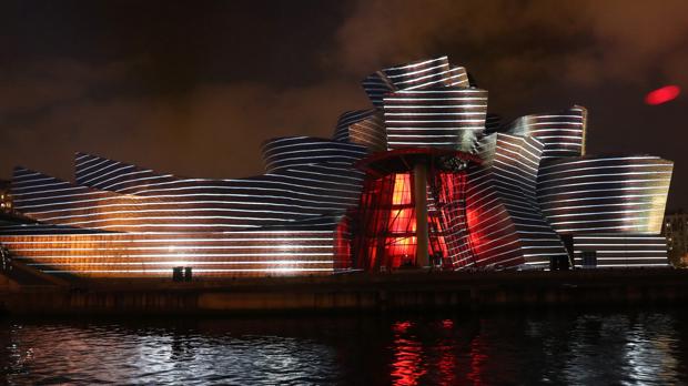 «Reflejos», el espectáculo luminoso de 59 Productions con elque el Guggenheim ha celebrado su cumpleaños