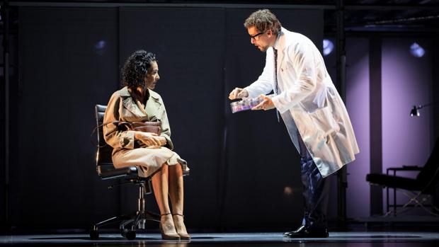 Nina y Roger Berruezo, en una escena de la obra
